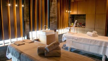 Salas de tratamiento para parejas, sauna y tina de hidromasaje