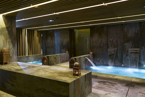 Tweepersoonskamer, voor 1 persoon, balkon | Spa | Behandelingskamers voor koppels, een sauna, een bubbelbad