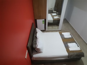 In-room safe, desk, soundproofing, iron/ironing board