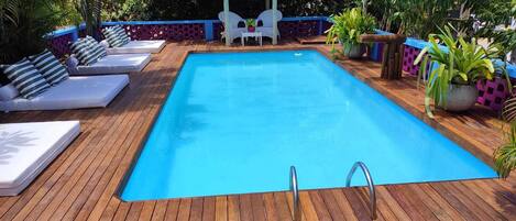 En 32-tommers LCD-TV med Parabol-TV samt TV