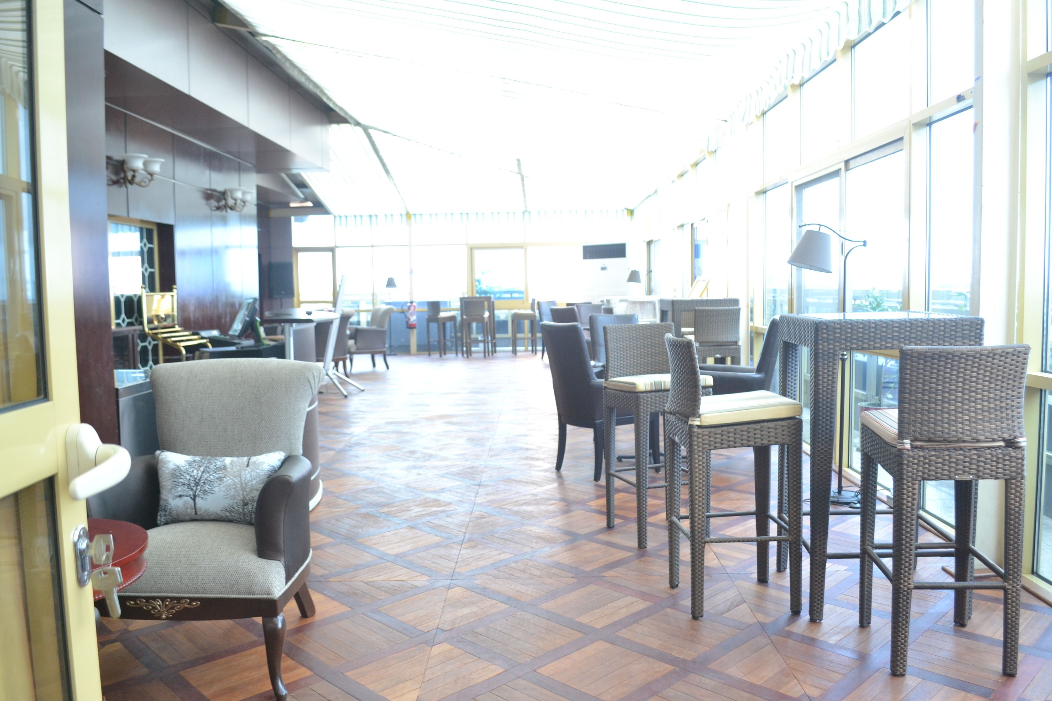 Breakfast served, local and international cuisine, alfresco dining 