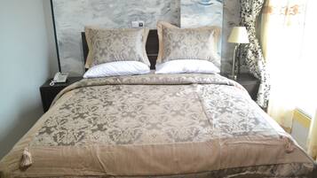 Standard Double Room | Premium bedding, in-room safe, desk, blackout drapes