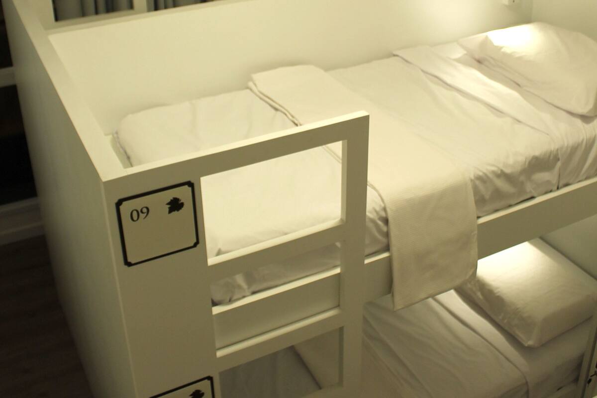 Bàn ủi/dụng cụ ủi quần áo, truy cập Internet không dây miễn phí