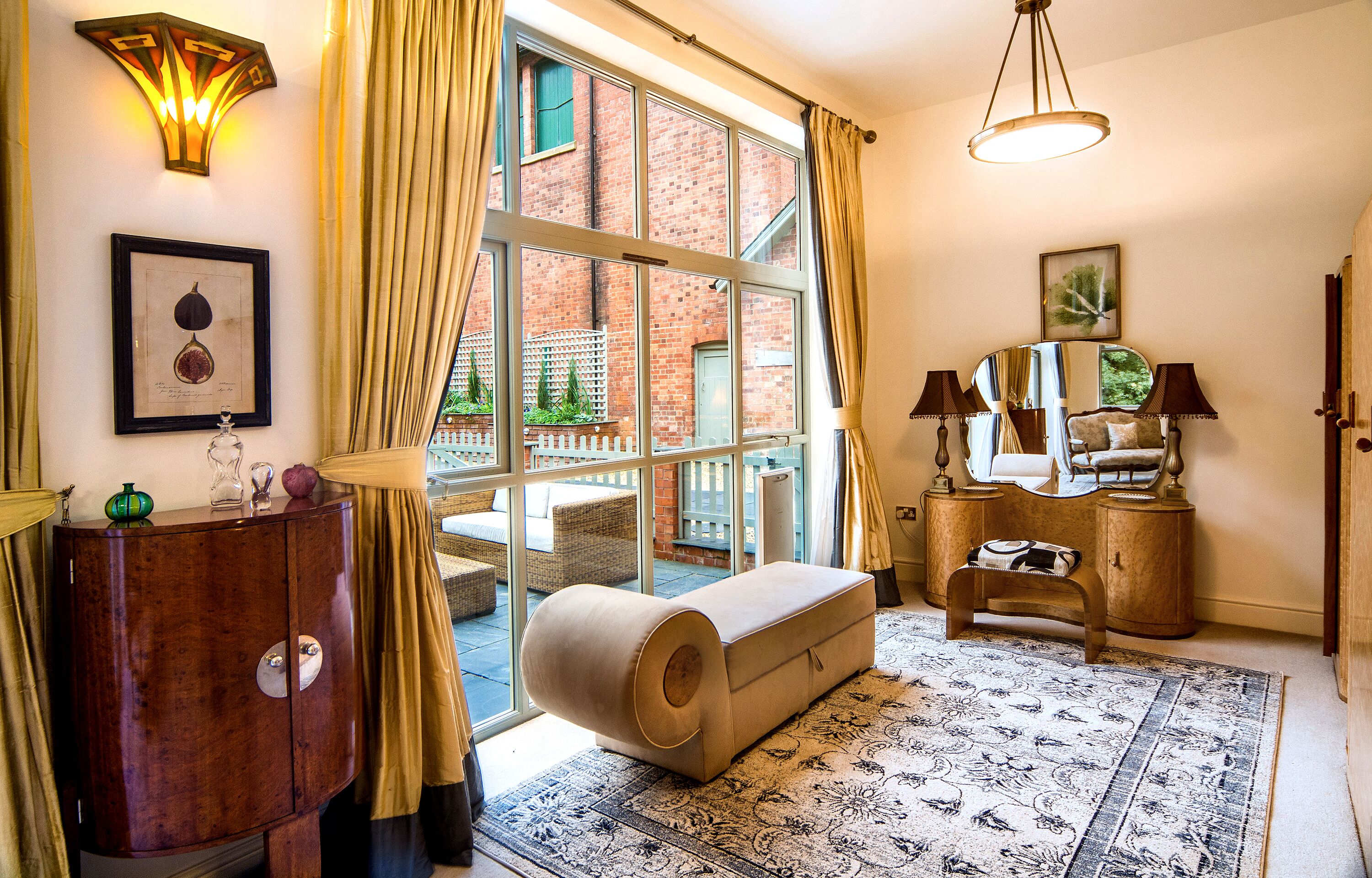 harper's barn | egyptian cotton sheets, premium bedding, memory-foam beds, in-room safe