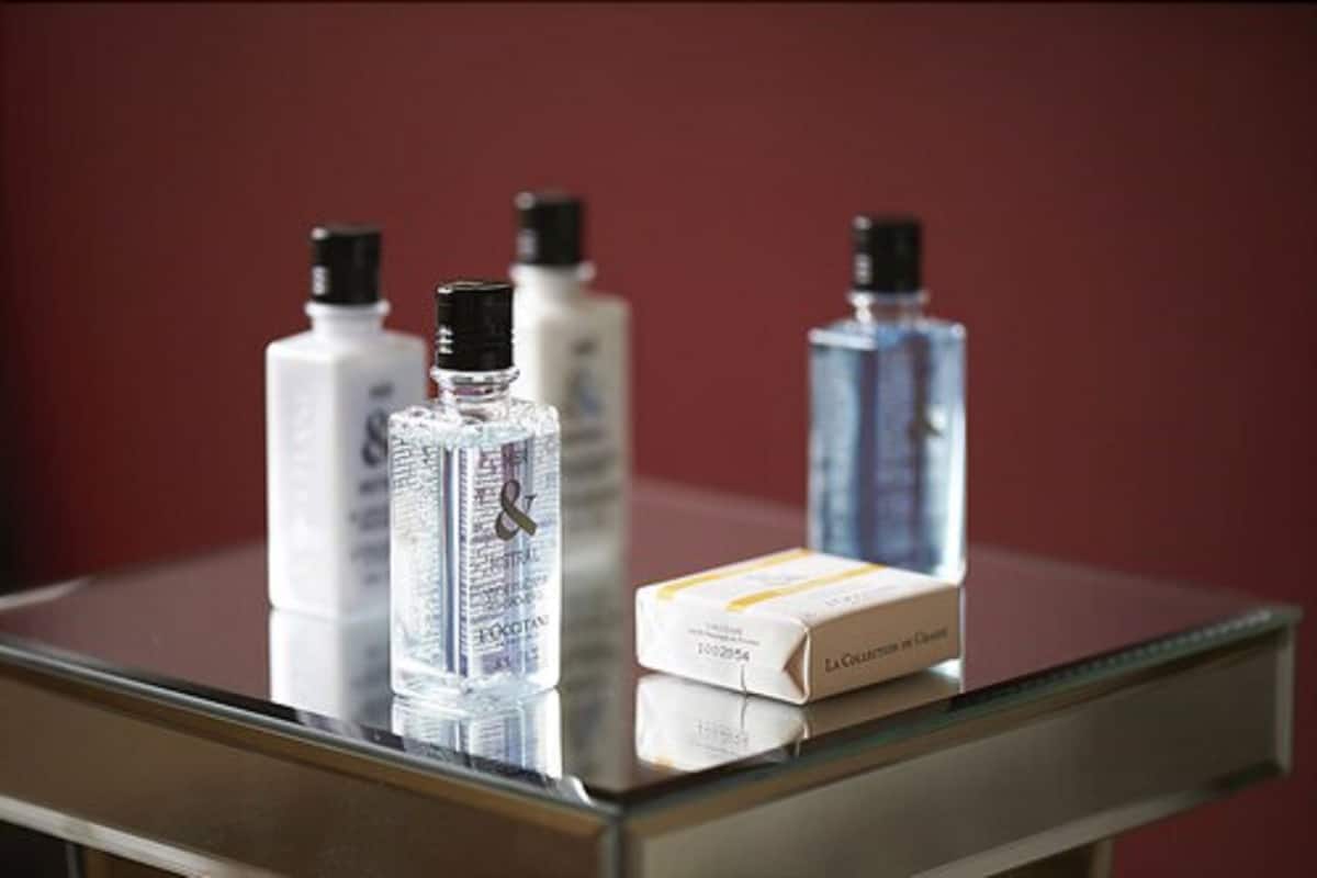 grand room | bathroom amenities | free toiletries, hair dryer, bathrobes, slippers