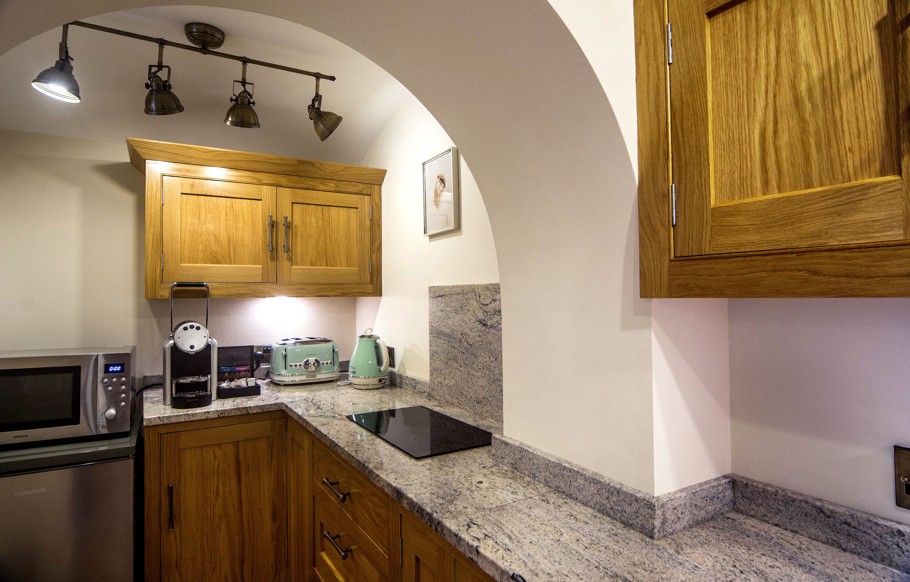 garden master suite - hillside | private kitchen | electric kettle