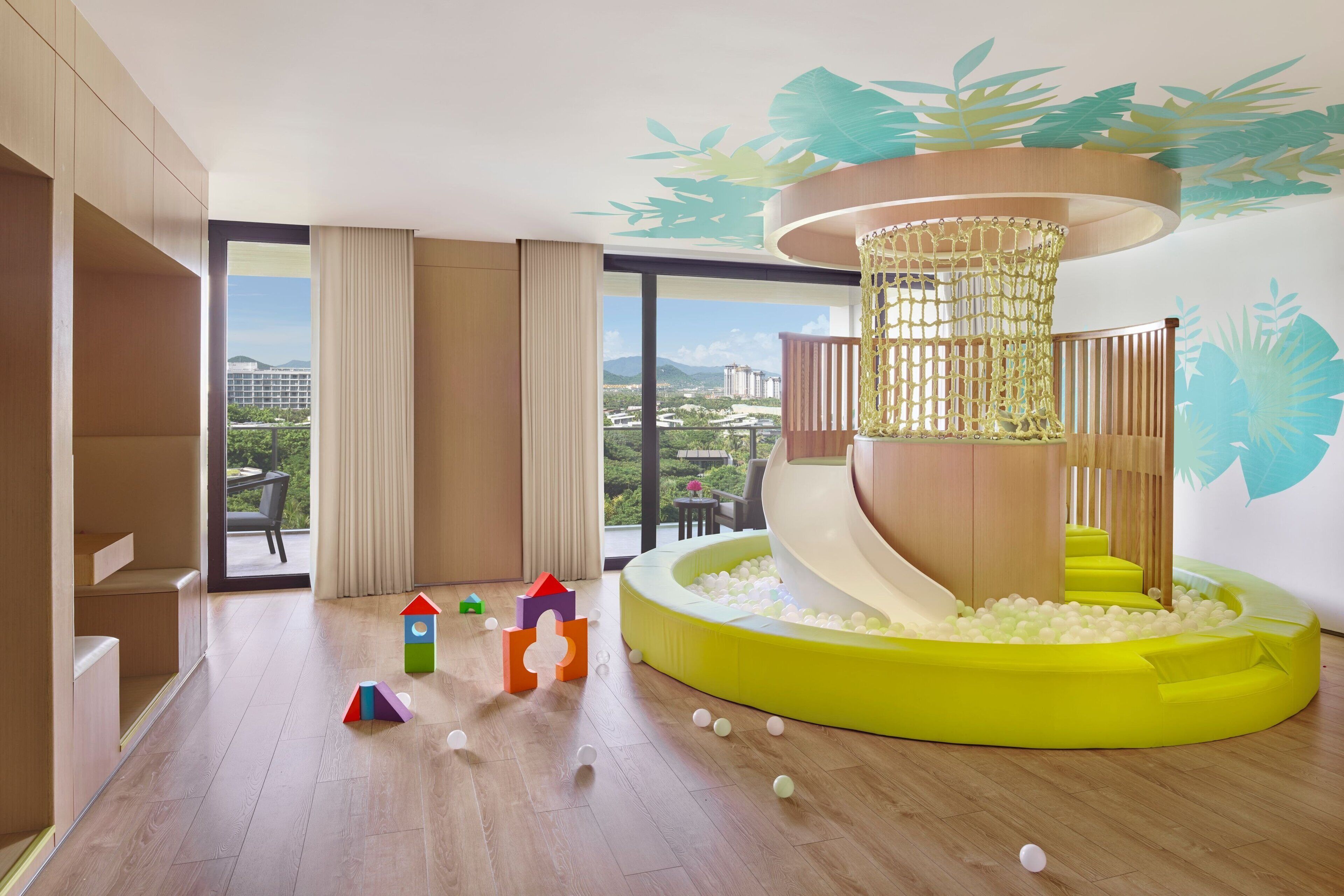 1 bedroom, premium bedding, down duvets, minibar