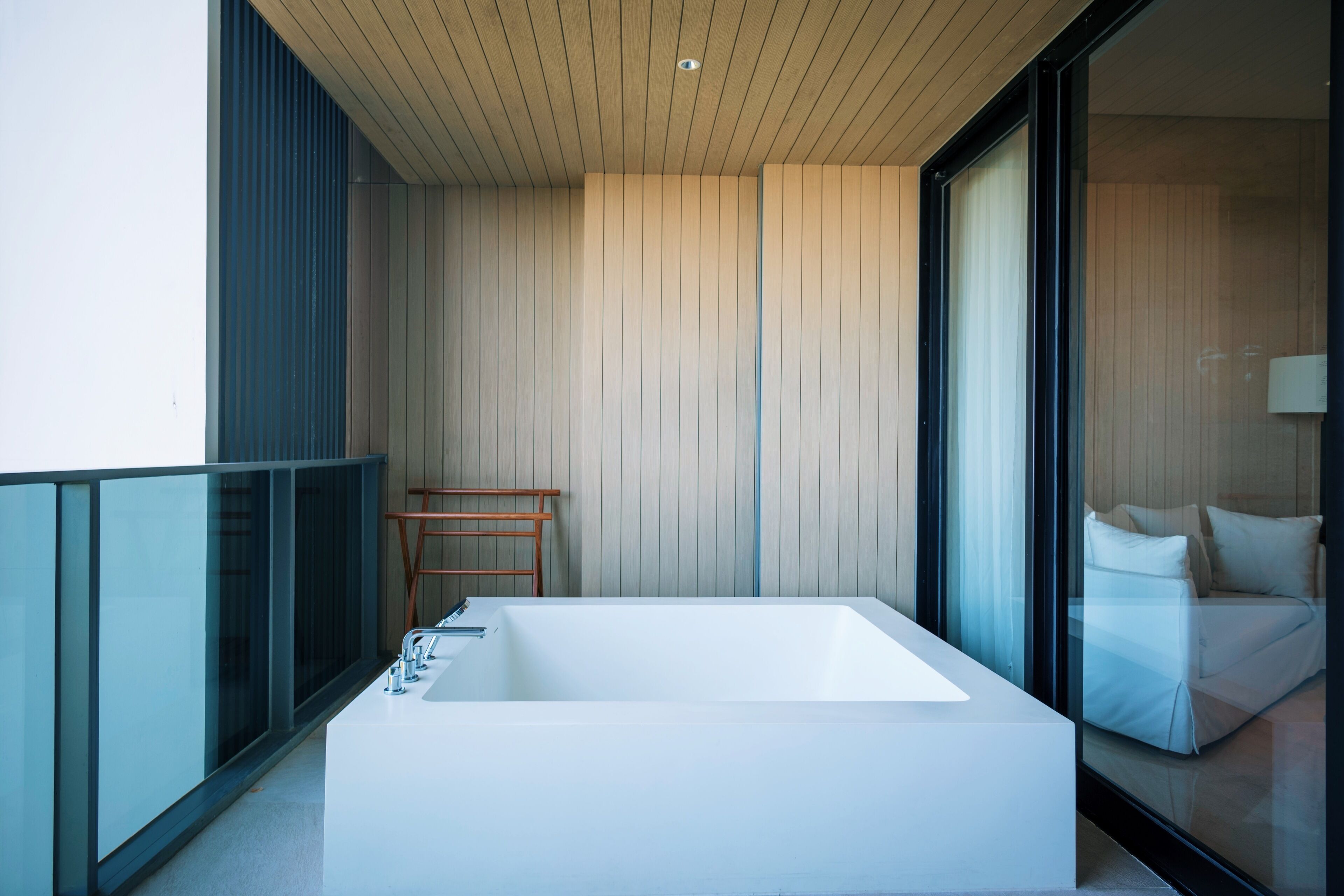 1 bedroom, premium bedding, down duvets, minibar