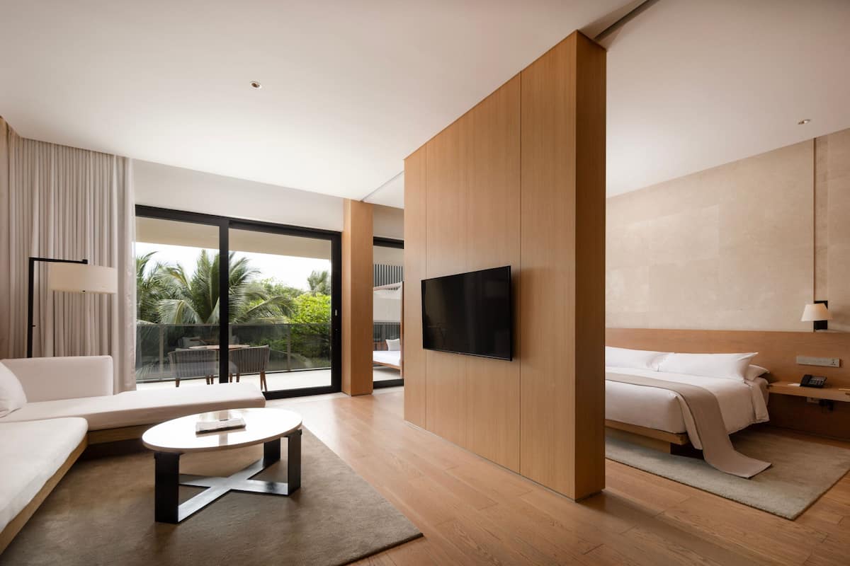 Garden View Suite | 1 bedroom, premium bedding, down duvets, minibar
