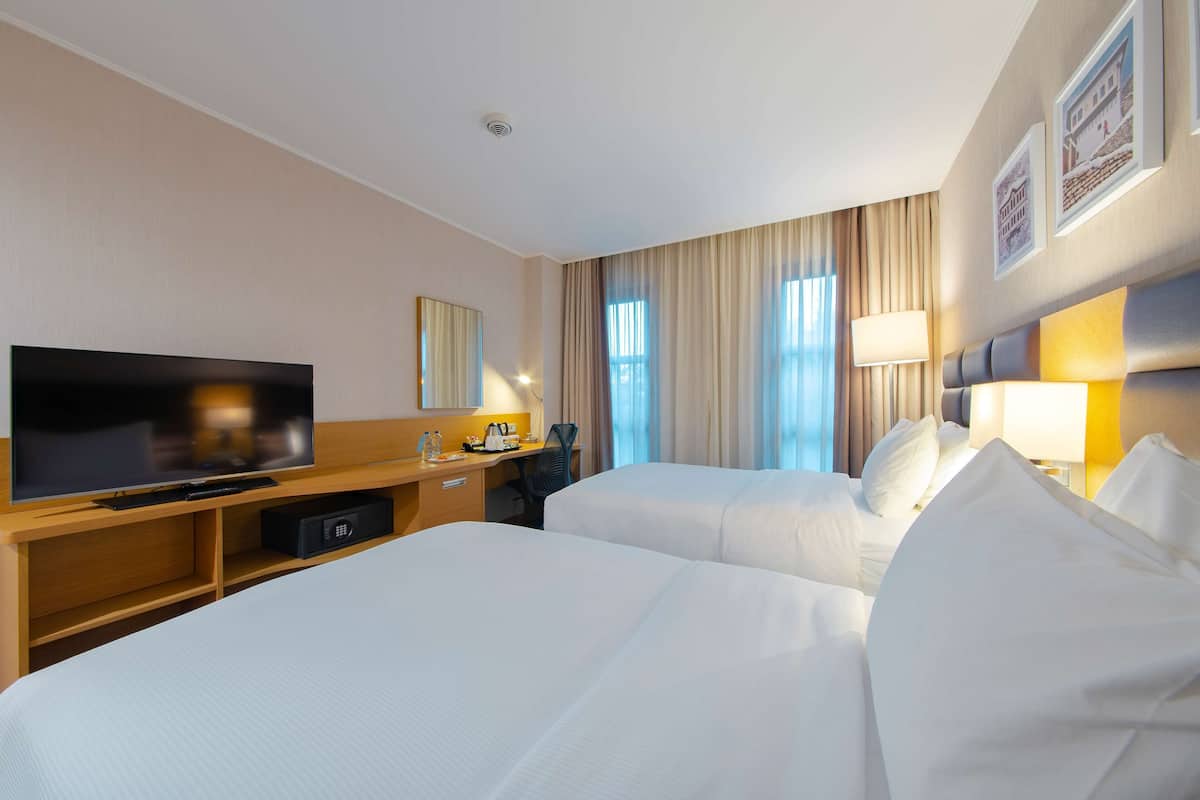 1 bedroom, minibar, in-room safe, desk