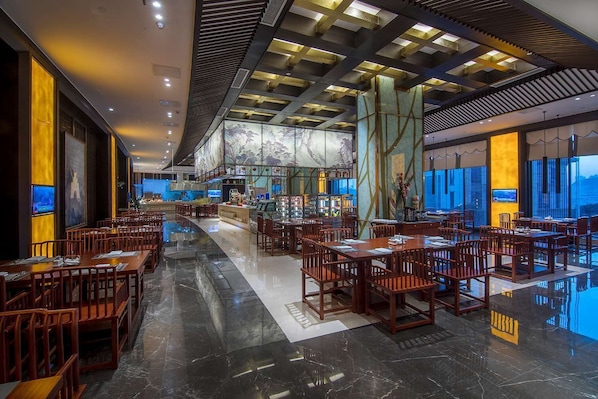 2 Restaurants, Frühstück, Mittagessen, Abendessen, internationale Küche
