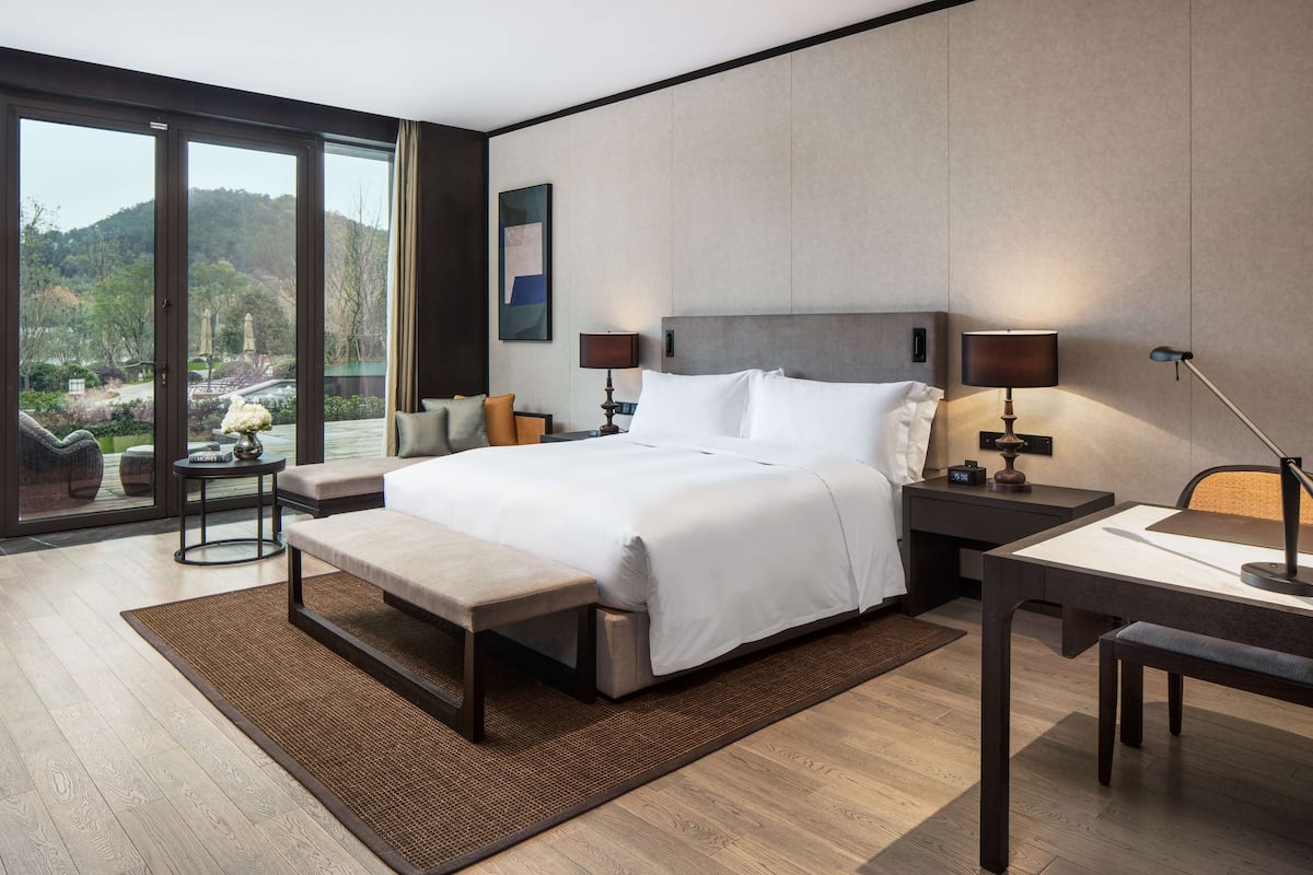 Grand kamer, 1 kingsize bed (Lagoon Access, Lounge Access) | 1 slaapkamer, een minibar, een kluis op de kamer, een bureau