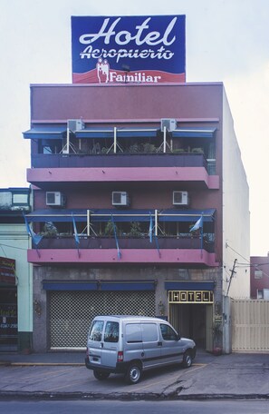 ด้านหน้าที่พัก