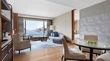 Minibar, caja fuerte, escritorio y espacio para trabajar con un portátil