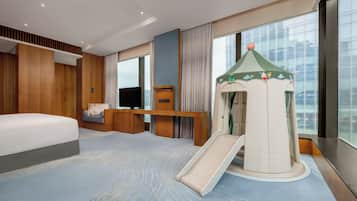 Family Room, City View (Questers Premier)