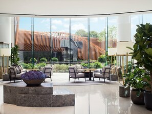 Interior detail - Kerry Hotel Hong Kong by Shangri-la (Kowloon)