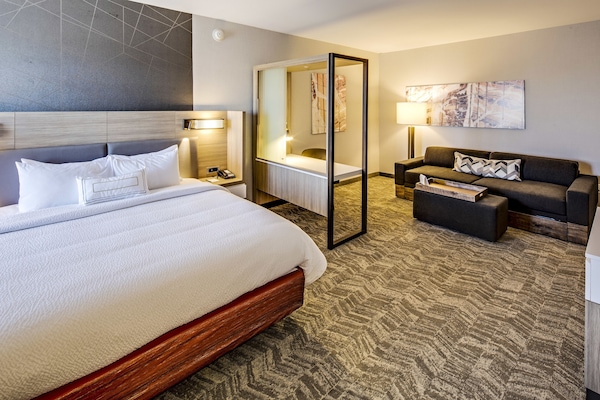 Pillowtop beds, in-room safe, desk, iron/ironing board