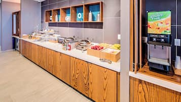 Free daily buffet breakfast