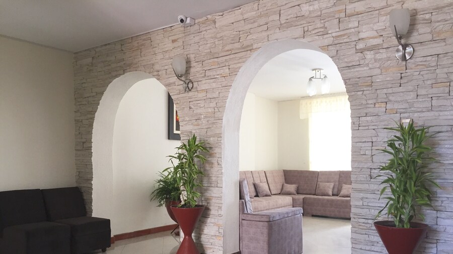 Casa Mores Inn