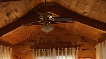 Comfort Cabin, 1 Queen Bed, Non Smoking, Pool View | Living area | 36-inch TV with satellite channels, Netflix, Hulu