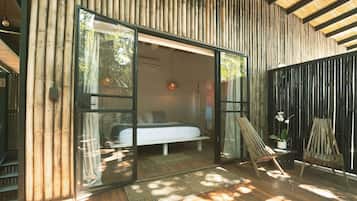 King Suite With Terrace (Seis) | In-room safe, free WiFi