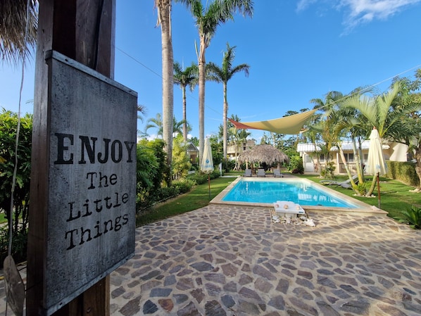 Outdoor pool, pool loungers
