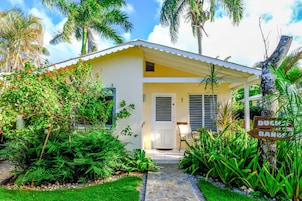 Bungalow, Kitchenette, Pool View | Terrace/patio
