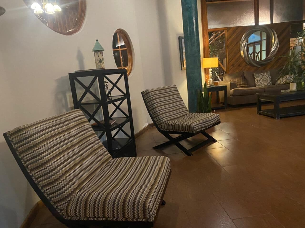 1-inch flat-screen tv with cable channels, tv