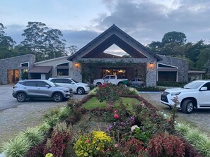 Front of property - Hotel Dos Rios (Nueva California)