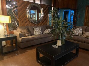 1-inch flat-screen TV with cable channels, TV - Hotel Dos Rios (Nueva California)