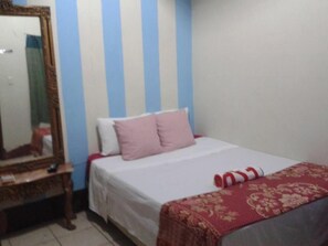 Habitación triple básica, baño privado, torre | 1 habitación y wifi gratis