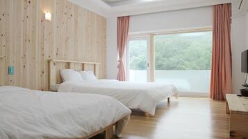 家庭雙床房 | 免費 Wi-Fi