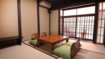 Japanese Style Townhouse (Beds + Futons) | 1 bedroom, in-room safe, desk, free WiFi