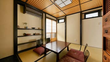 Japanese Style Town House (Beds + Futons) | Desk, free WiFi, bed sheets