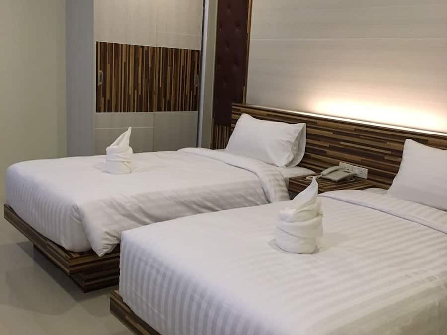 Deluxe Twin Room | Desk, free WiFi