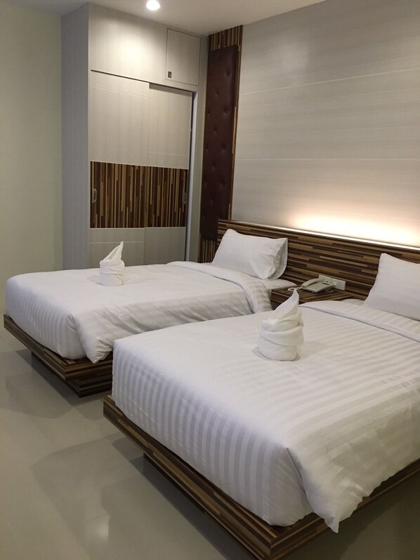 华丽双床房 | 办公桌、免费 WiFi