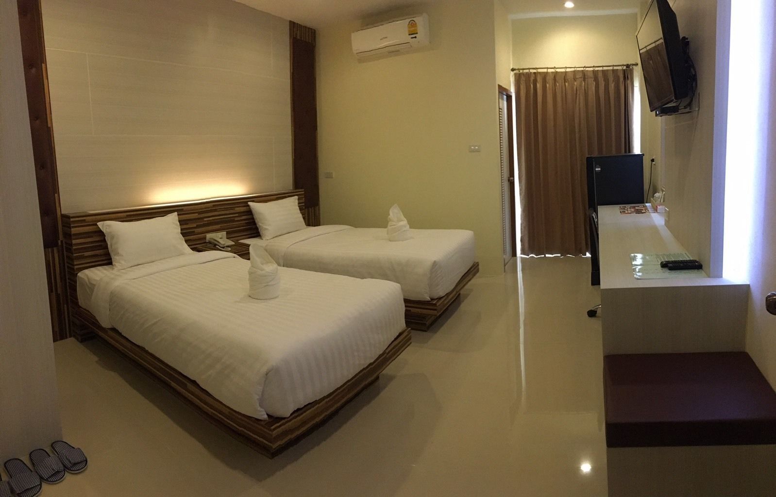 Escritorio y wifi gratis 