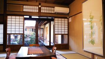 Japanese Style Townhouse (Beds and Futons) | In-room safe, desk, free WiFi, bed sheets