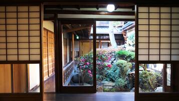 Japanese Style Townhouse (Beds and Futons) | In-room safe, desk, free WiFi, bed sheets