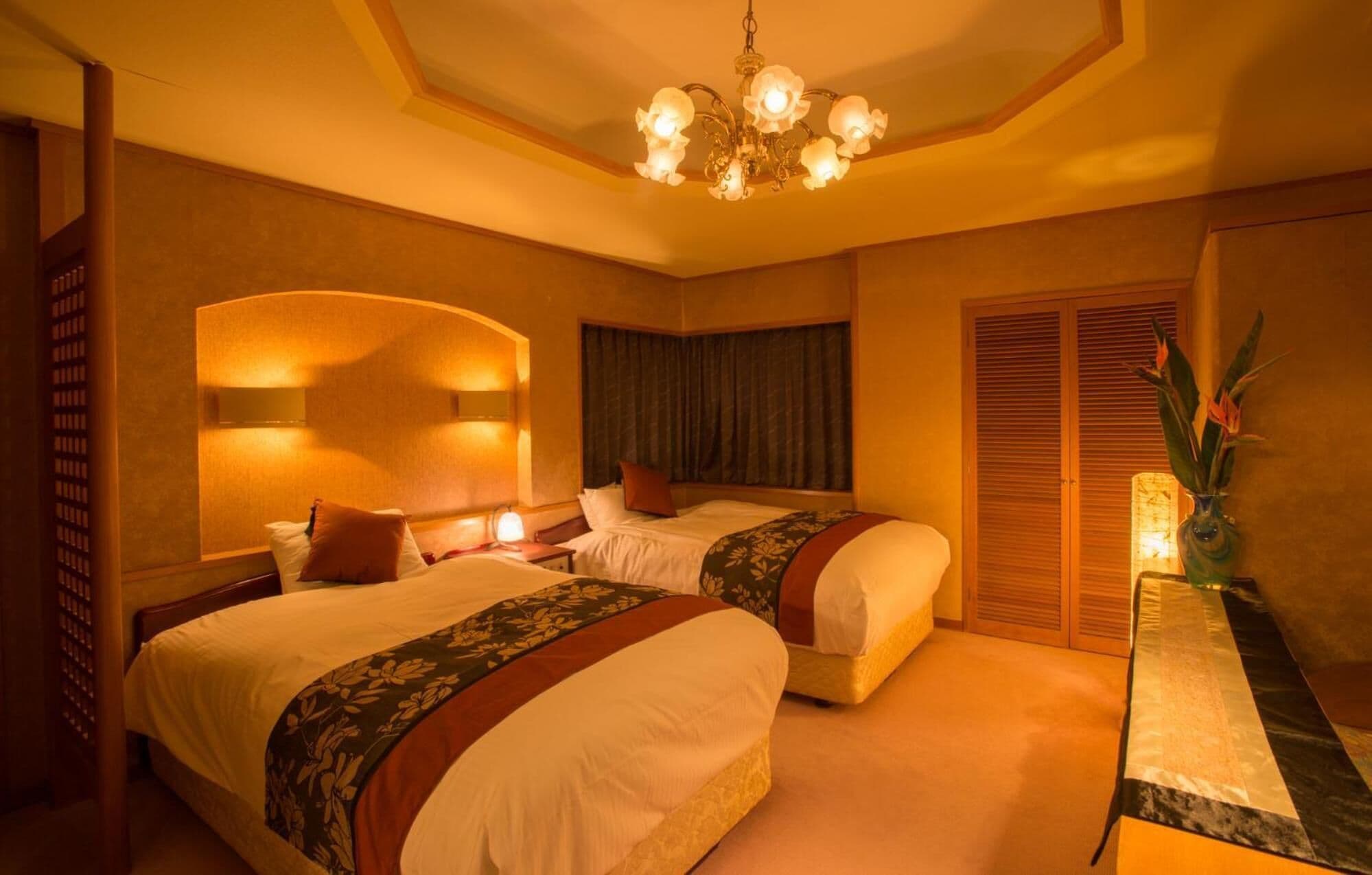 in-room safe, desk, soundproofing, free wifi