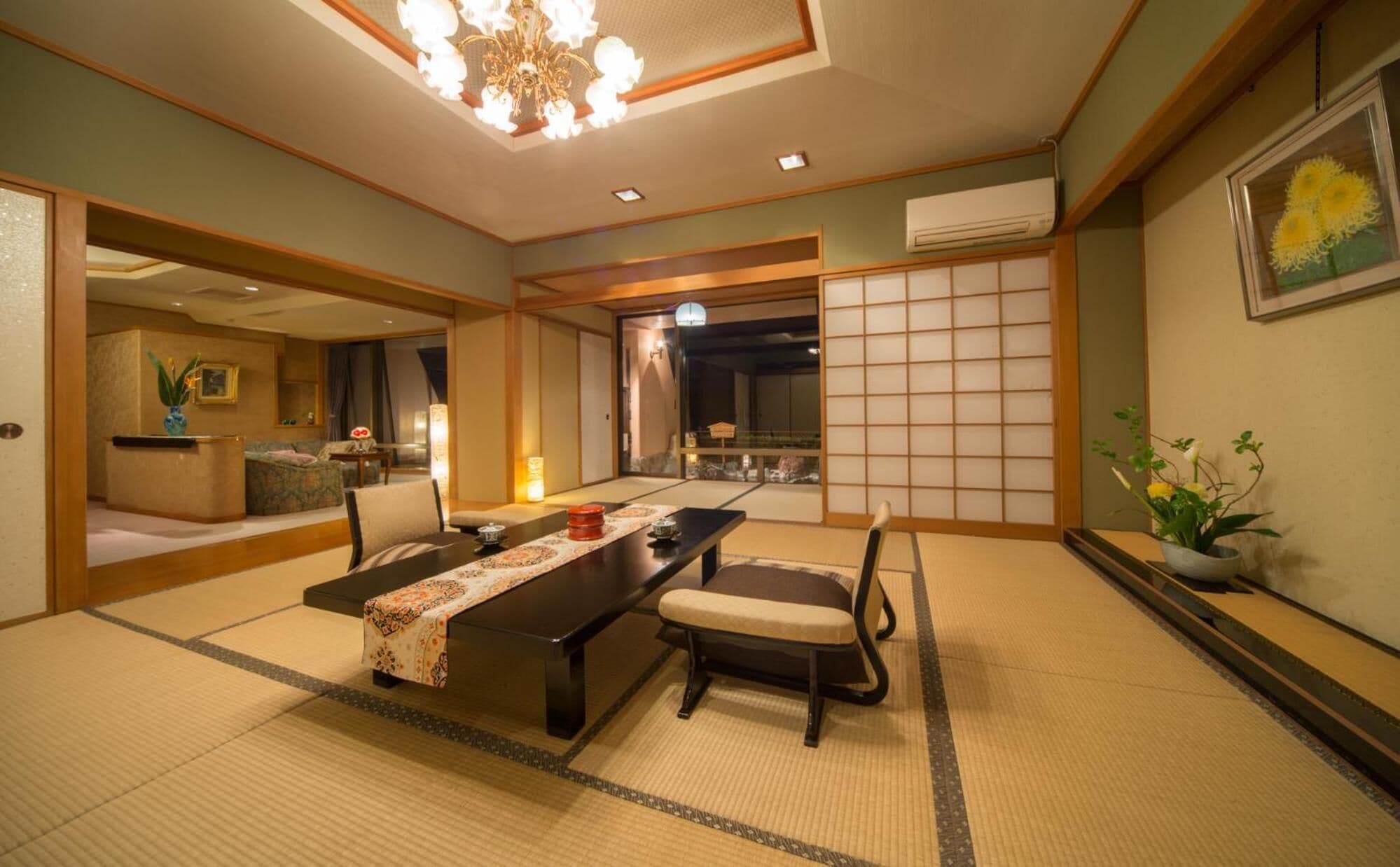 in-room safe, desk, soundproofing, free wifi