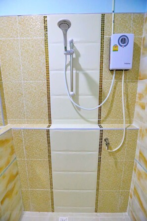 Bathroom - S House Bansaengngam (Ubon Ratchathani)