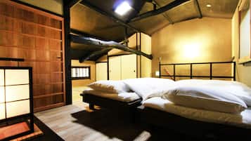 Japanese Style Townhouse - Nishi-no-tai (Beds + Futons) | 3 bedrooms, down comforters, desk, free WiFi