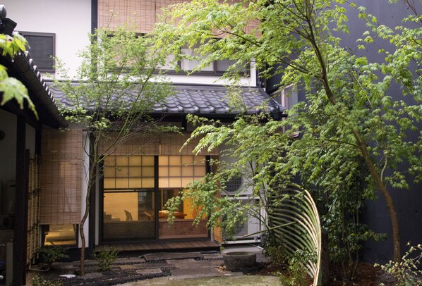 Courtyard - Shirafuji-an (Kyoto)
