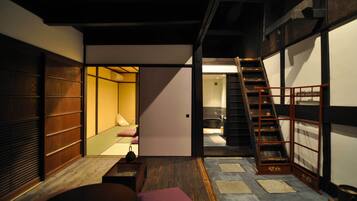 Traditionele resortwoning (Japanese Style) | 2 slaapkamers, een bureau, gratis wifi, beddengoed