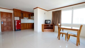 Kamar Deluks, pemandangan kota