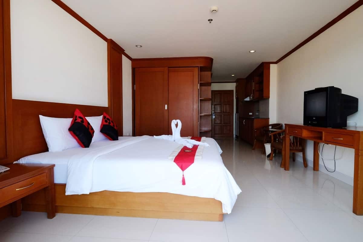 房內夾萬、遮光窗簾/窗簾、摺床/加床 (收費)