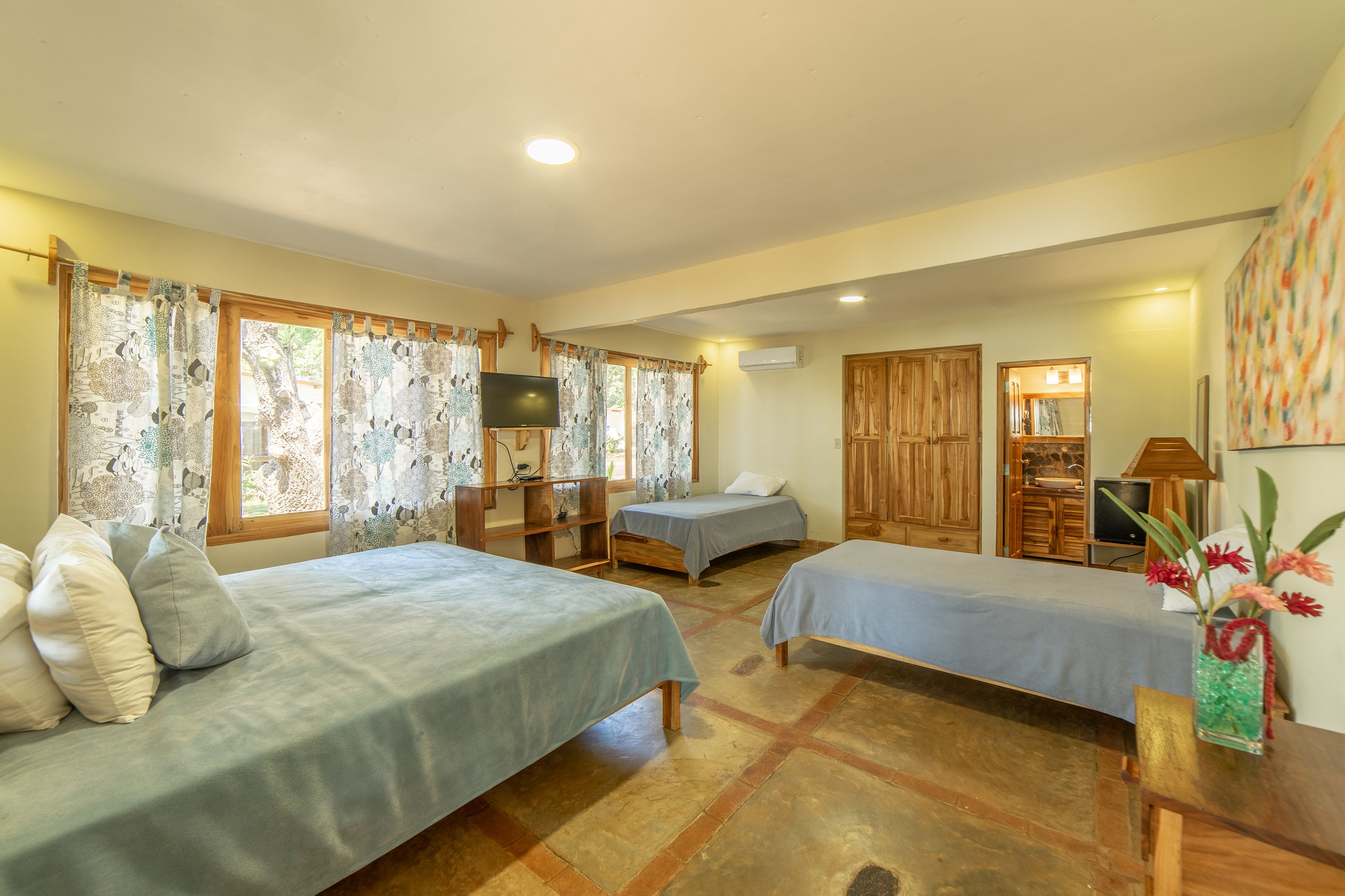 quadruple room | bathroom | shower, hair dryer, towels