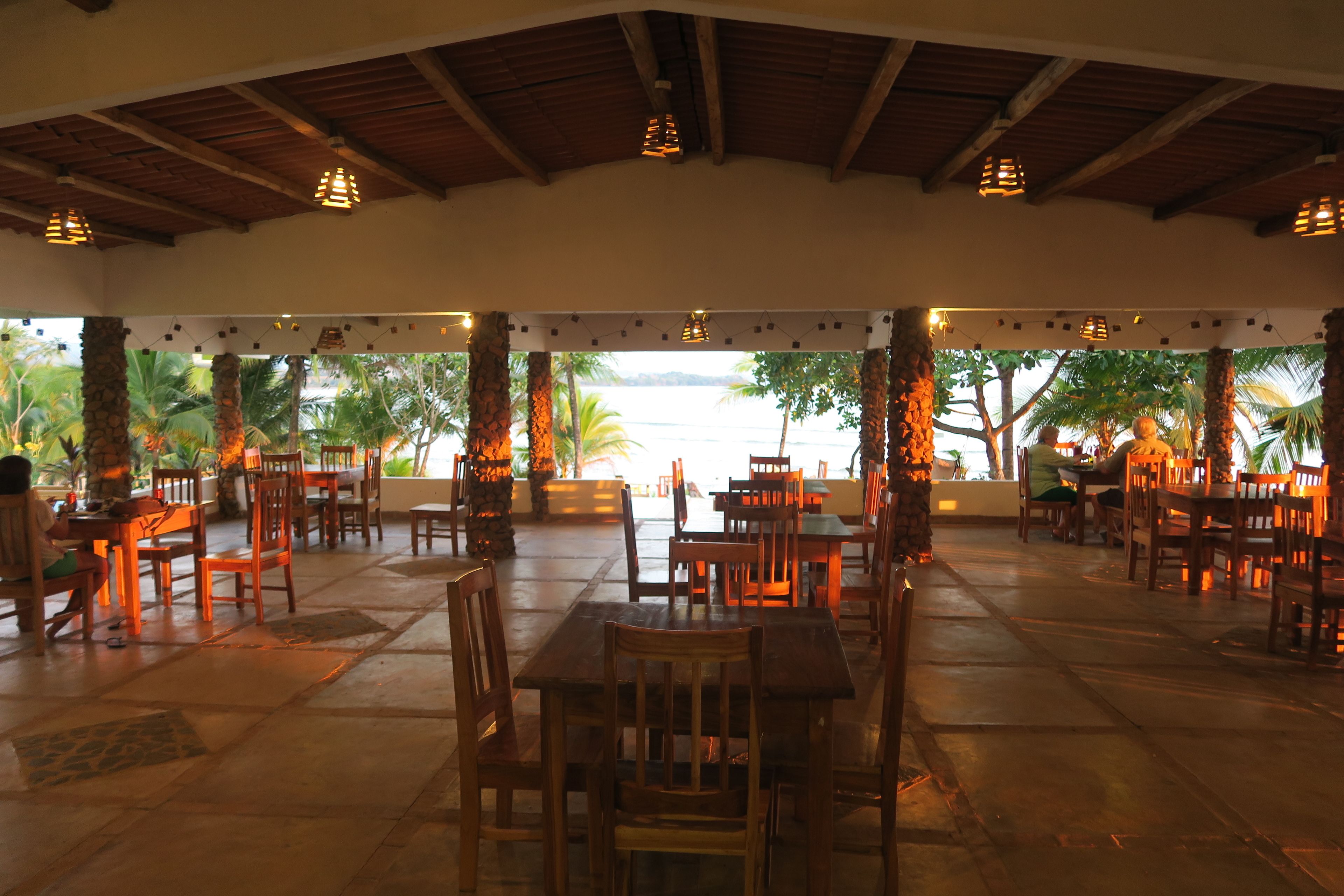 breakfast, lunch, dinner served; seafood