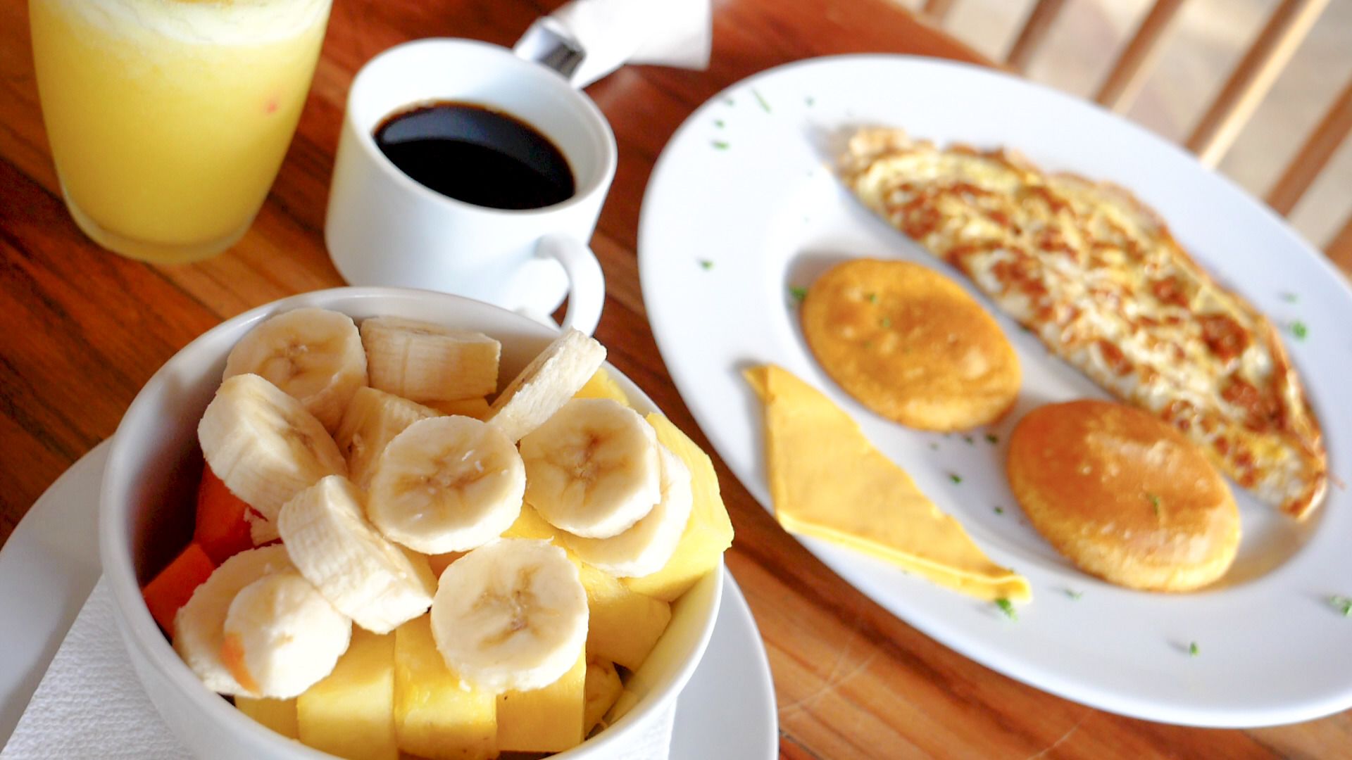 daily cooked-to-order breakfast (usd 10 per person)